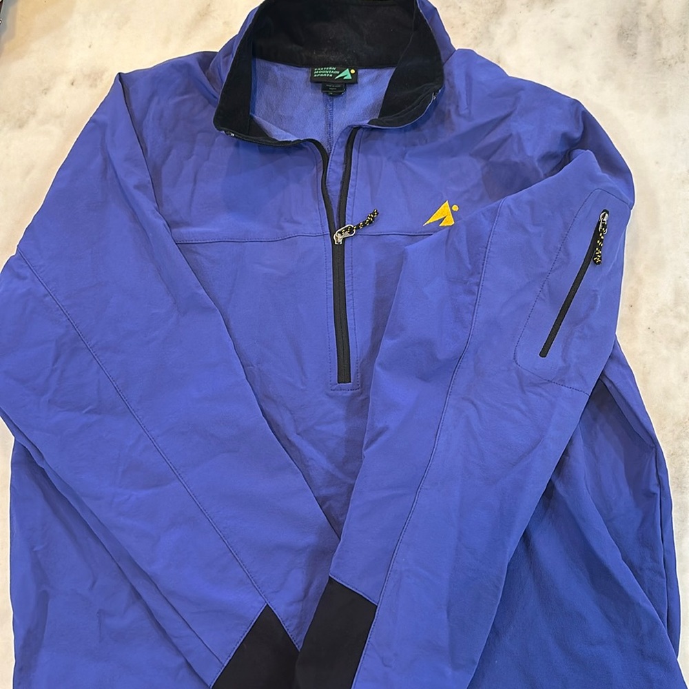 Eastern Mountain Sports Men’s large half zip outer shell.
